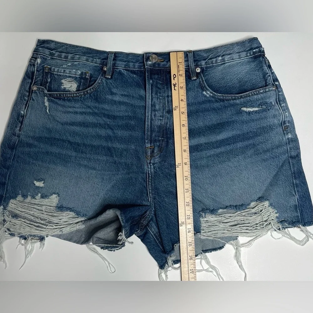 FRAME Denim Cutoff Denim Shorts size 34 in Northville Rips